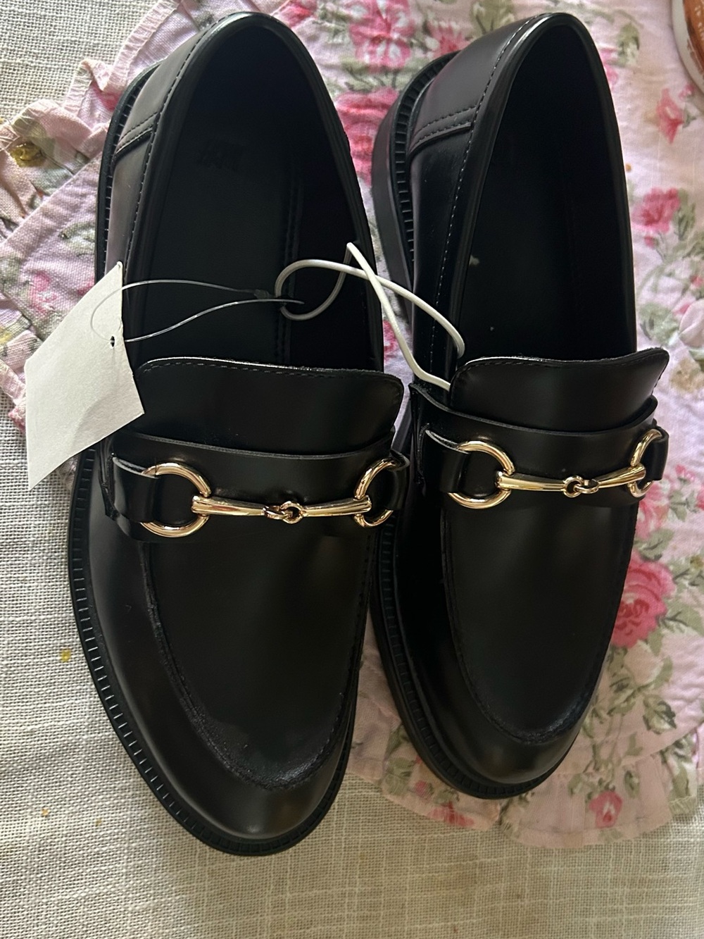 🔥NWT H&M Black Faux Leather Loafers Shoes in size 6